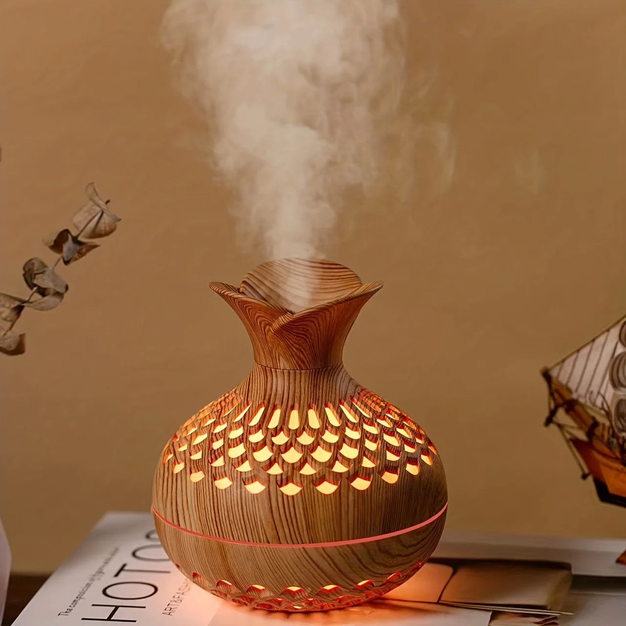 Aromatherapy essential oil diffuser, 300ml wooden vase, light, colourful, cool mist air humidifier, USB mini humidifier