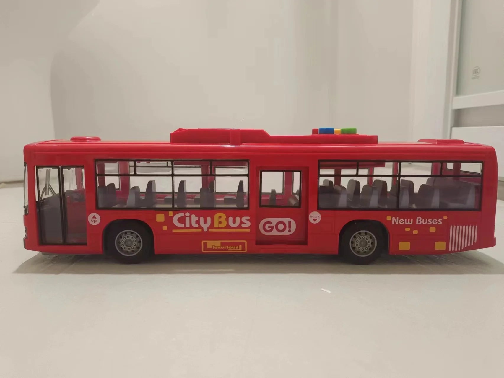 Large Size Light Music Inertia Bus Model Pull Back Cars Simulation Excellent Presents of Educational Toys That Avoid Drops