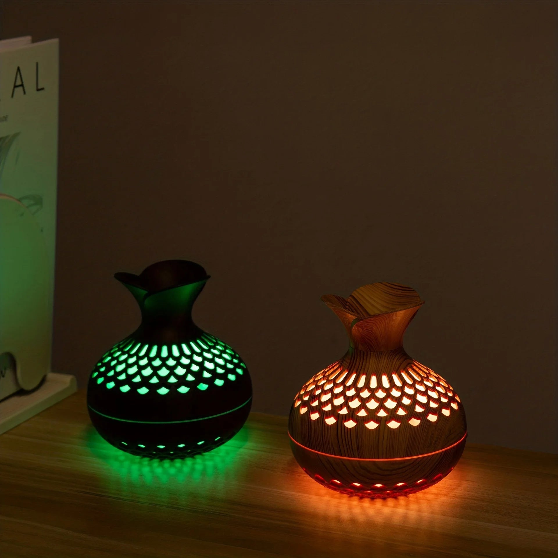 Aromatherapy essential oil diffuser, 300ml wooden vase, light, colourful, cool mist air humidifier, USB mini humidifier